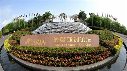 西边靠湖的房子如何装修（西边有湖的房子风水）